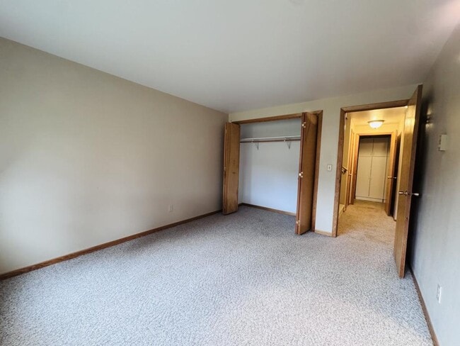 Building Photo - 2433 Sunlight Cir