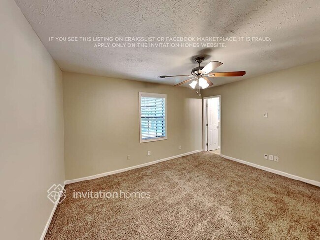 Building Photo - 1800 Silver Leaf Ct SW
