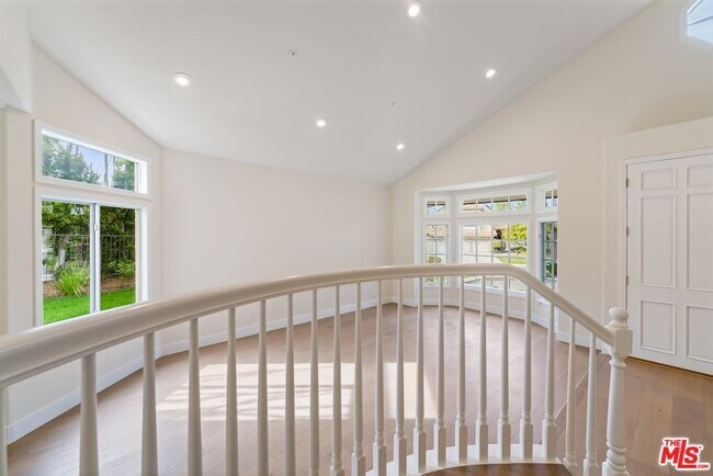 Building Photo - 18500 St Moritz Dr