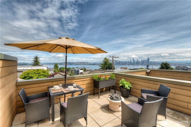 Building Photo - 2bd/2.5ba Seattle Townhome