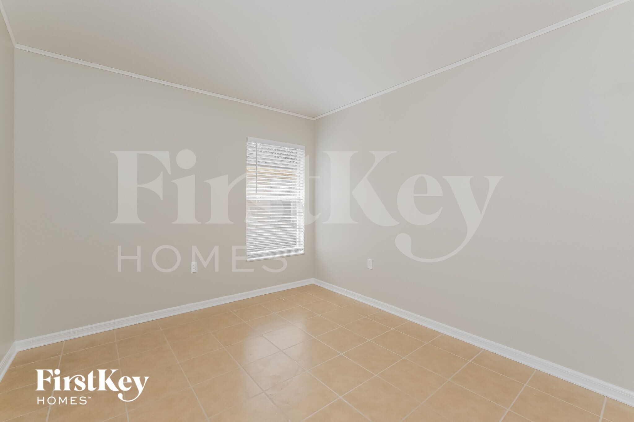 Building Photo - 9728 Highland Ridge Dr