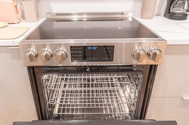 Building Photo - 248 Schaefer St