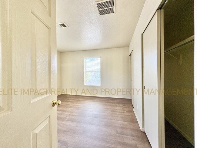 Building Photo - 2324 S Mcconnell Dr