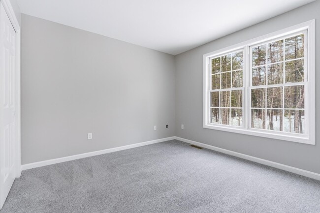 Building Photo - 6 Mulberry Ln