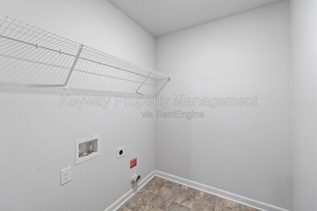 Building Photo - 504 Myrtle Crst