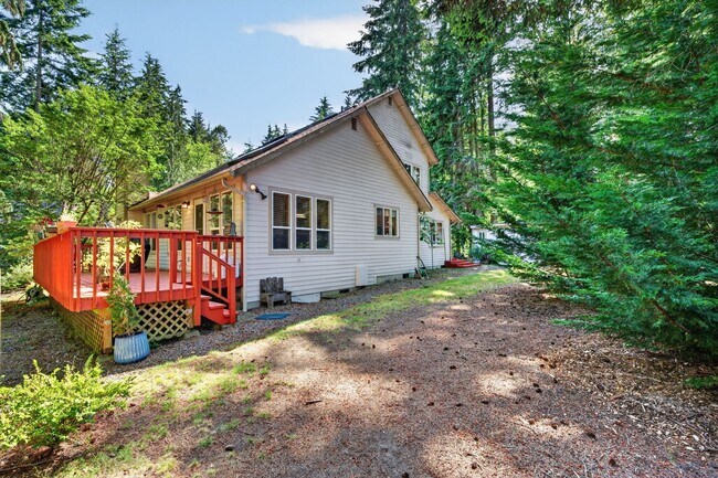 Building Photo - Coastal Elegance Near Sunrise Beach: Luxury 3BR/2.5BA Gig Harbor Home