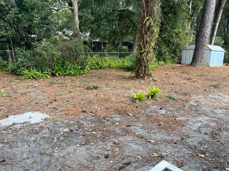 Building Photo - 920 NE 5th Ave