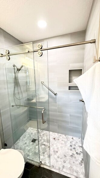 Building Photo - 1909 Langford St