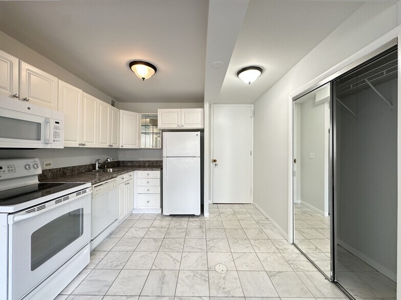 Building Photo - 1442 N Dearborn St