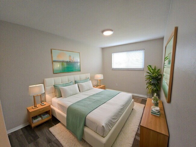 Building Photo - 1015 E Pearl St