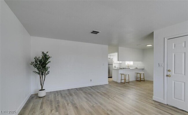 Building Photo - 6932 Kilgore Dr