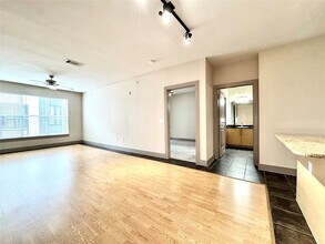 Building Photo - 3660 Richmond Ave.