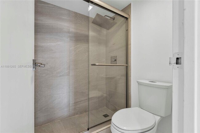 Building Photo - 100 Bayview Dr