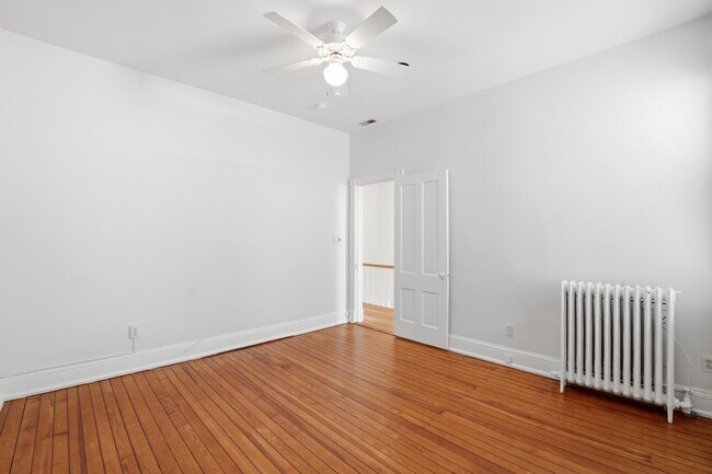 Building Photo - 1635 35th St NW