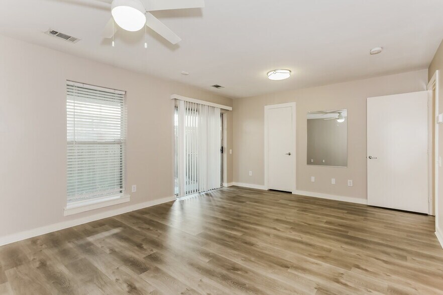Building Photo - 4614 Lester Dr
