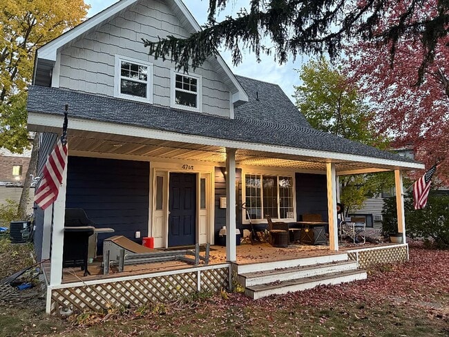 Building Photo - Updated 3 Bed + Loft in Hopkins!