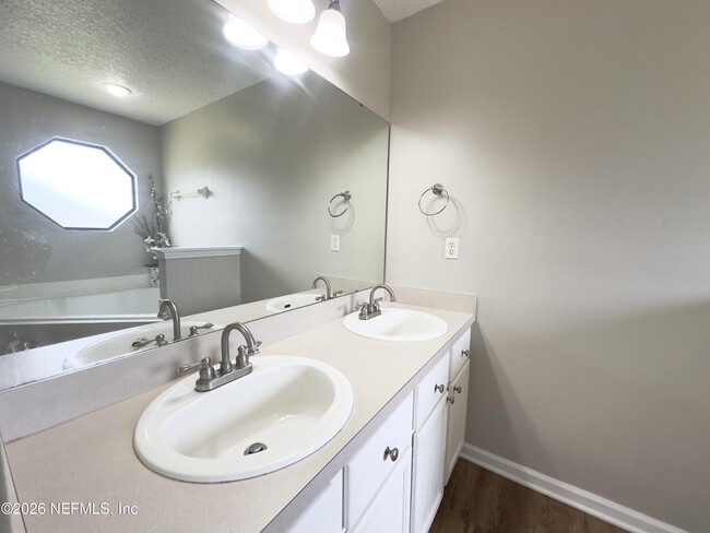 Building Photo - 248 Dover Bluff Dr