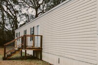 Building Photo - 1421 Cody Rd N