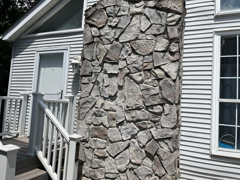Building Photo - 217 Walton Ferry Rd