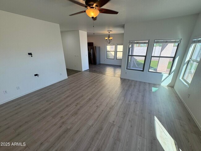 Building Photo - 7709 S 63rd Dr