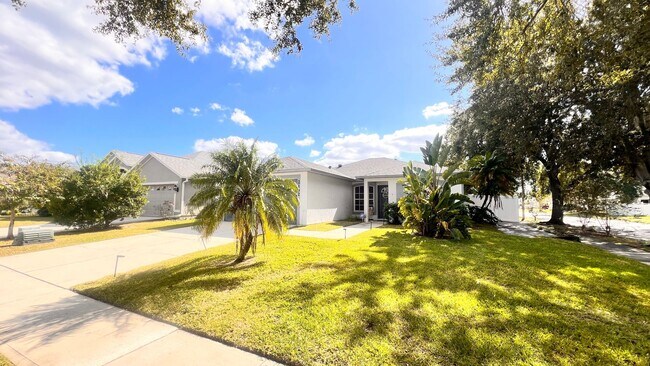 Building Photo - The Heart of Maitland: 3BD/2BA Home That F...
