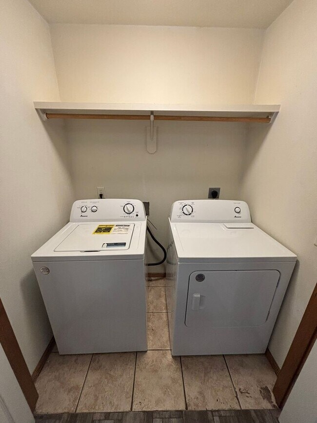 Building Photo - 2929 Meridian Pl