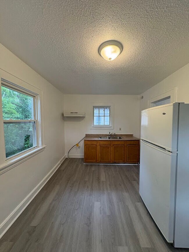 Building Photo - Work Duplex 360 Holdings