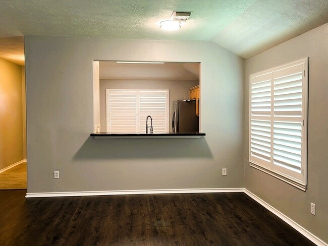 Building Photo - 4113 Cleburne Dr
