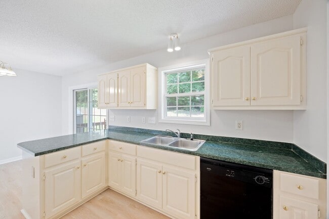 Building Photo - Freshly painted 3-bedroom 2-bath home in A...