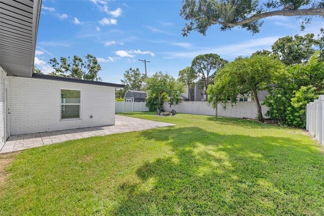 Building Photo - 4714 W Oakellar Ave