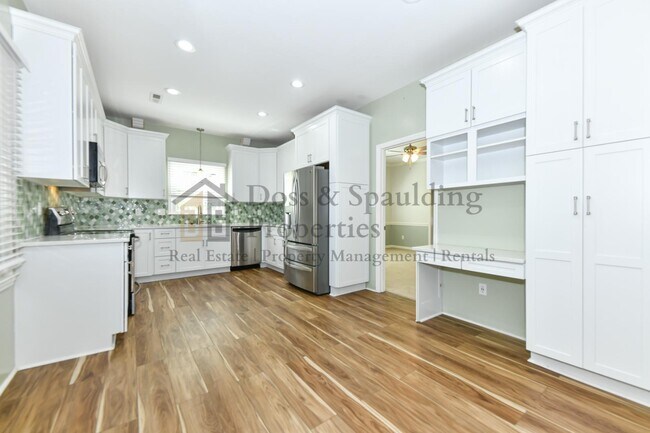 Building Photo - 500 Lindley Rd