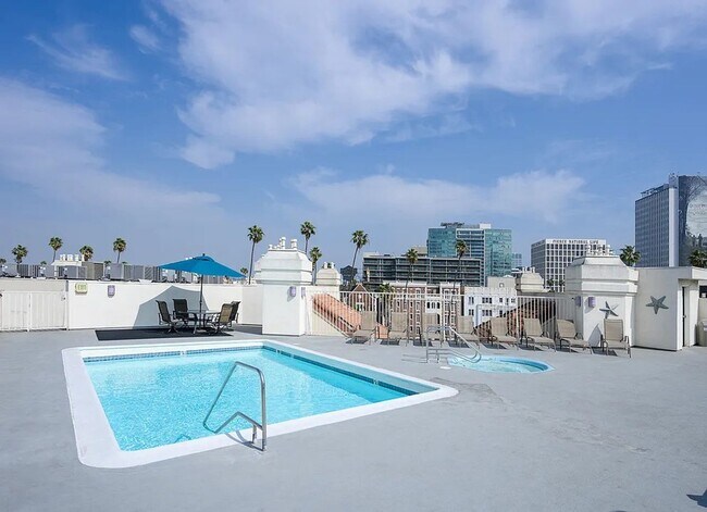 Building Photo - 620 S Gramercy Pl