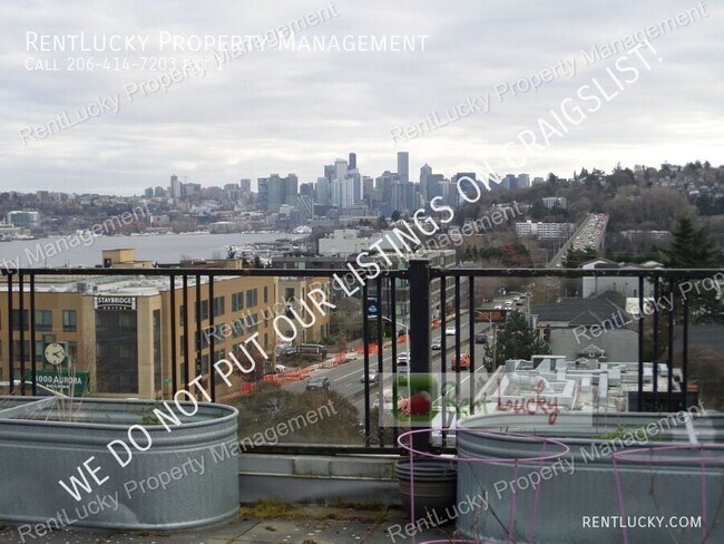 Building Photo - 4031 Aurora Ave N