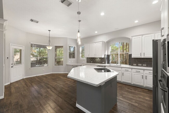 Building Photo - Magnificent Corner-Lot Retreat with Pool &...