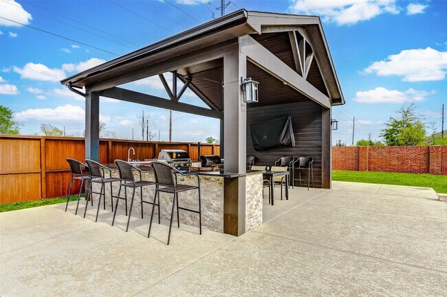 Building Photo - 9903 Regal Bend Dr