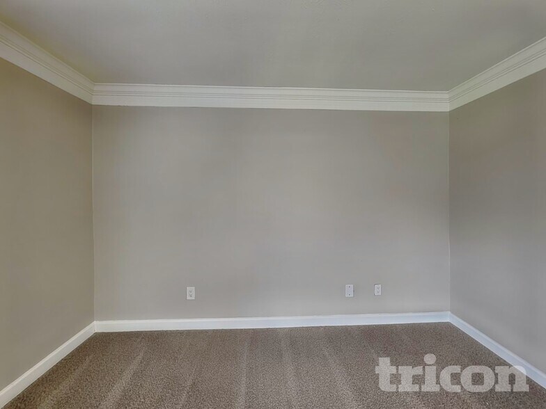 Building Photo - 20515 Forest Stream Dr