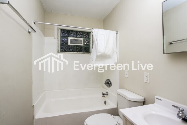 Building Photo - 9701 Ellist Ct