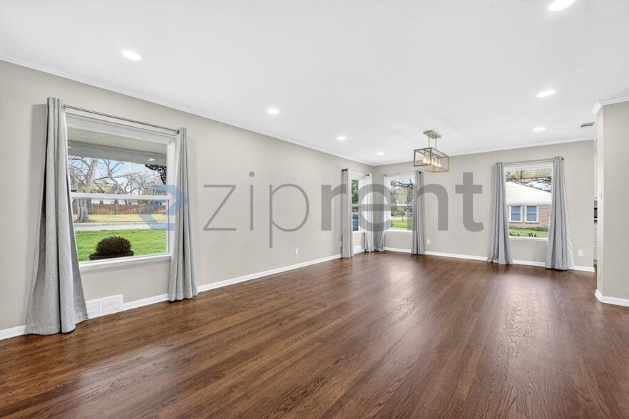 Building Photo - 1610 N Ave