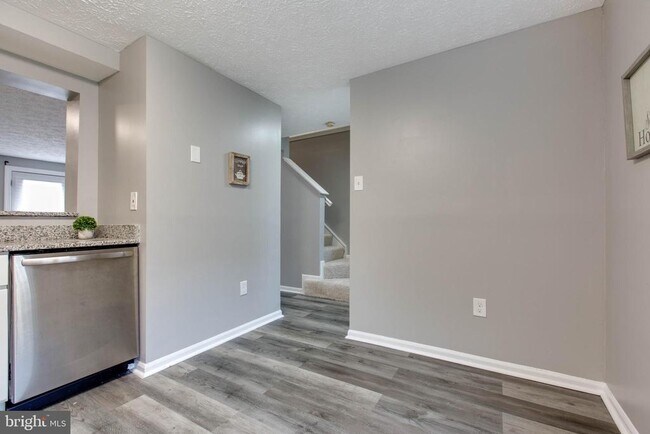 Building Photo - 682 Willowby Run
