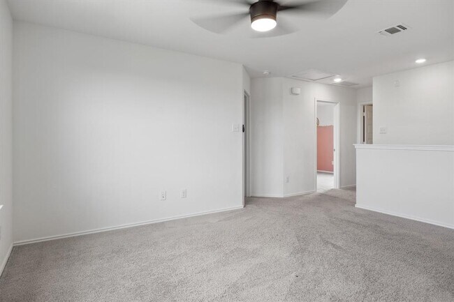 Building Photo - 925 Yellow Ribbon Trl