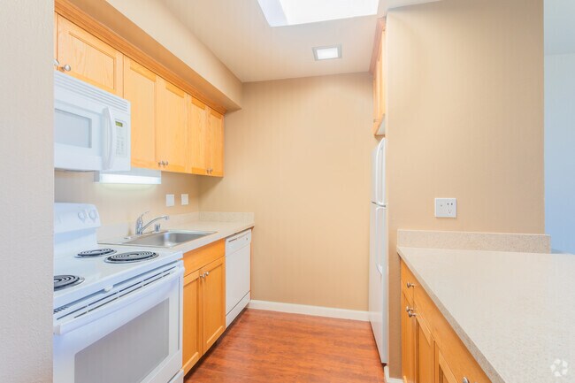 Interior Photo - 2831 – 2845 Flores Apartments