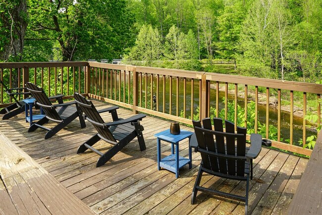 Building Photo - 90 Faulkner Rd