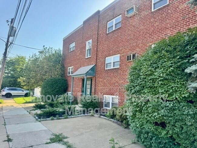 Building Photo - 9513 Hoff St