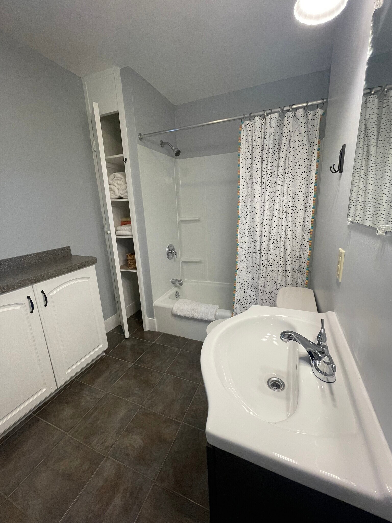 Building Photo - 7 1/2 Bacon St