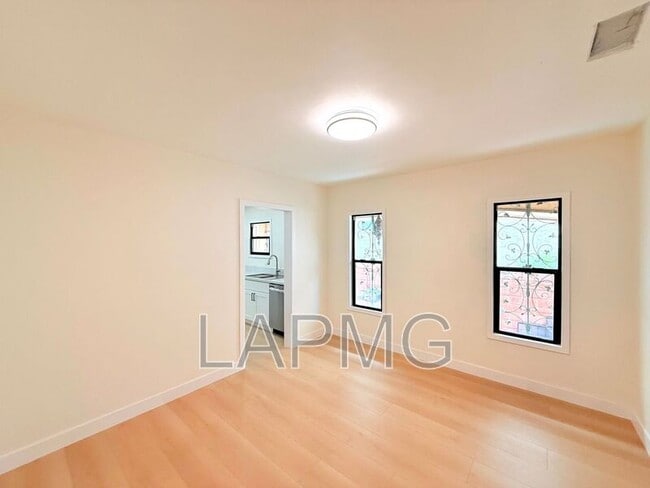 Building Photo - 6130 Whitsett Ave