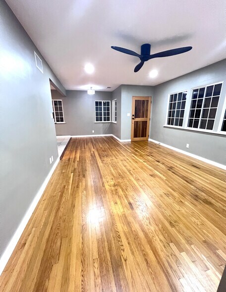 Building Photo - 3547 E Green St