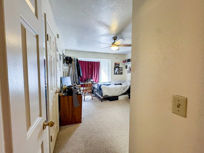 Building Photo - 565 N 300 E