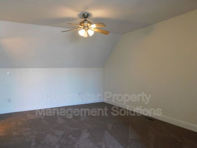 Building Photo - 42 Enchanted View Cir