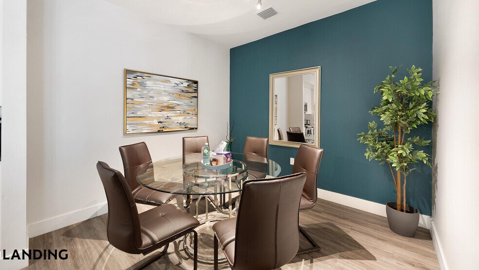 Building Photo - 4950 W Prescott St