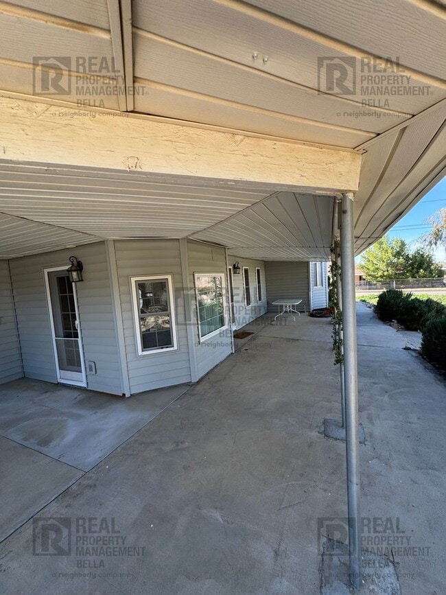 Building Photo - Peaceful Nuevo Living with Gated Driveway, Spacious Layout and Outdoor Living